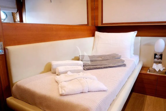 One of the two almost identical Twin Cabins (portside), with pullman bed - Both Twin cabins have a pullman bed and can be converted to Double