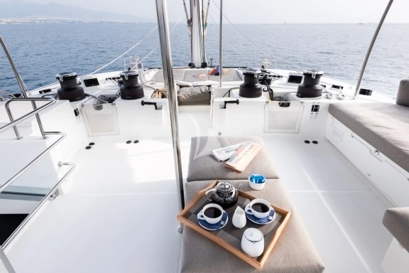 Flybridge Lounge