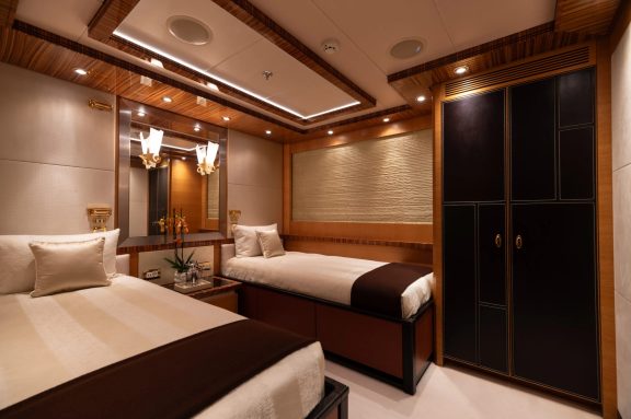 Image of HOKULANI yacht #81