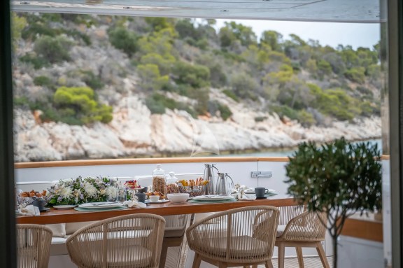 Image of PAREAKI II yacht #17