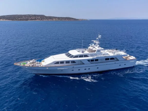 Image of OKTANA yacht #24