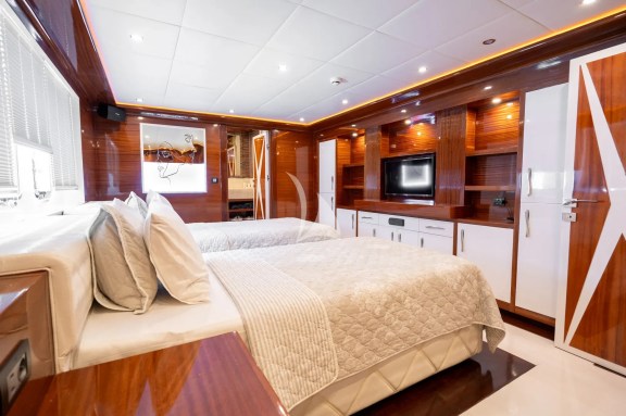 Image of Long Island yacht #24
