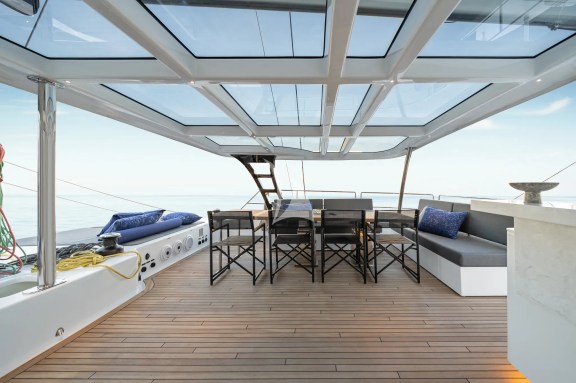 Flybridge Sitting area