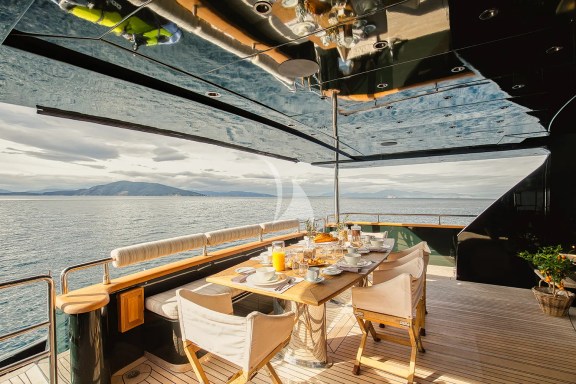 Image of CAN’T REMEMBER yacht #33