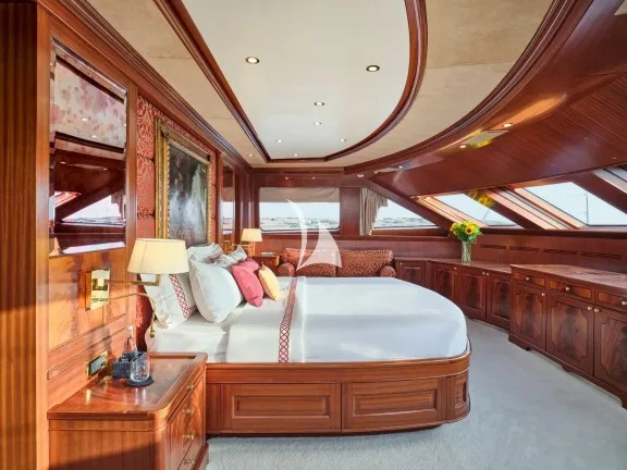 Image of OPTION B yacht #42