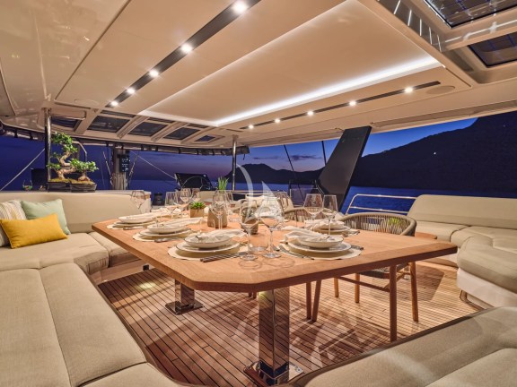 Fly bridge dining area