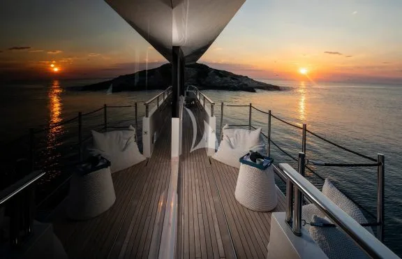 Salon Balcony