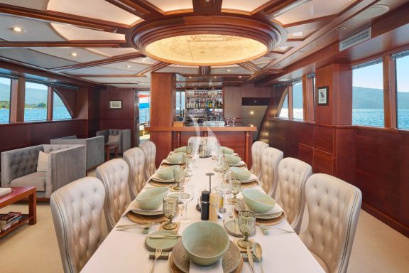 Lady Gita Salon Dining