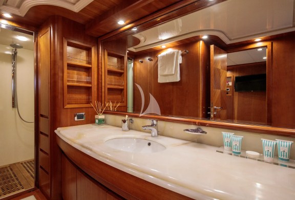 Image of FREEDOM yacht #32
