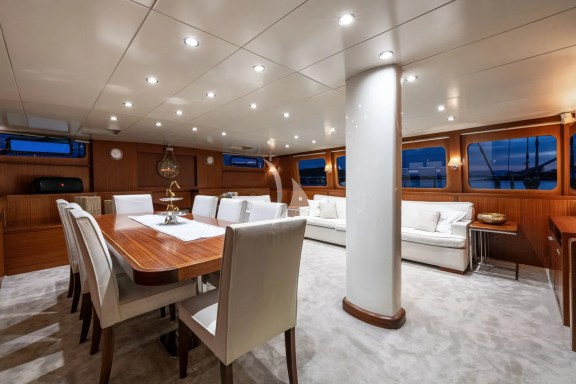 Image of LUCKY YOU yacht #13