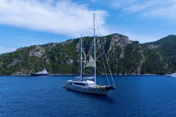 Image of KING OF THE SEA yacht #2