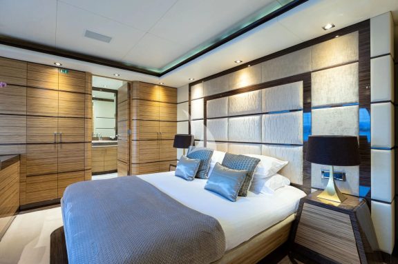 Double cabin