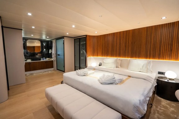Image of De Love yacht #52
