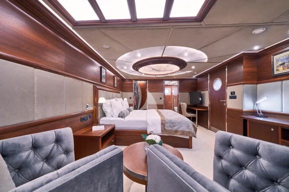 Lady Gita aft Master cabin