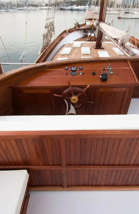 Upper Deck