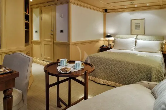 Guest cabin