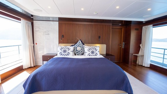 Image of OCEAN BREEZE yacht #18