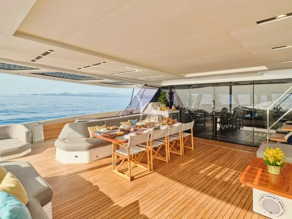 Aft dining area