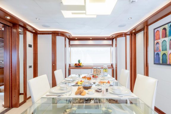 Main Deck Dining