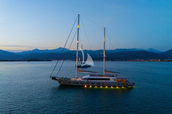Image of KING OF THE SEA yacht #3