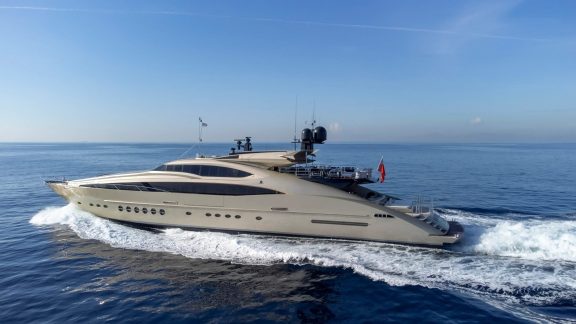 Image of HOKULANI yacht #2