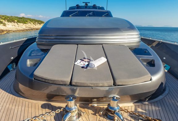 Fore deck Sunbathing Area