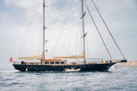 Image of LE PIETRE yacht #3