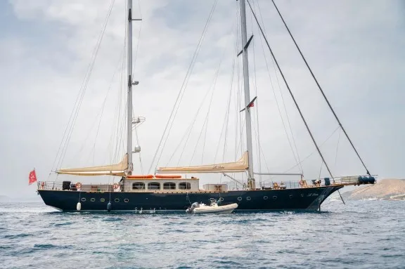 Image of LE PIETRE yacht #3