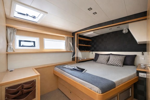Royal-Flush-queen-cabin-3