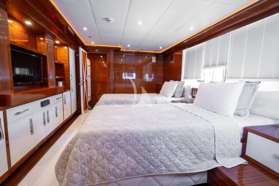 Image of Long Island yacht #25