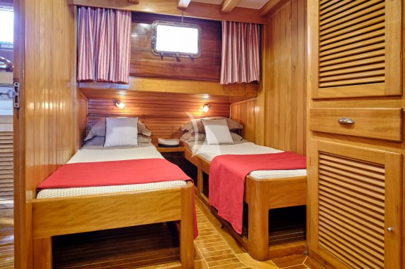 Image of WHITE PEARL yacht #35