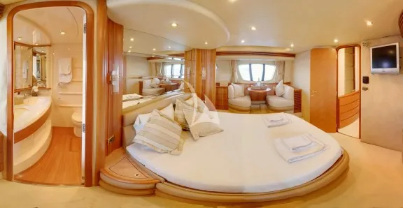 Master Cabin, exceptionally spacious