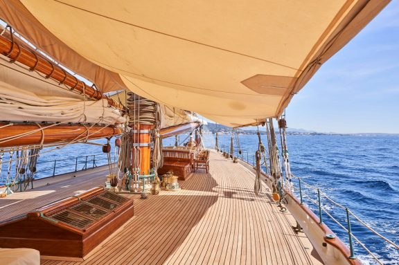 Side deck