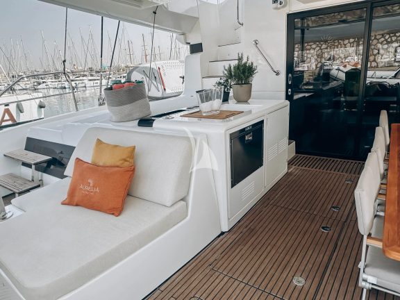 Cockpit lounge