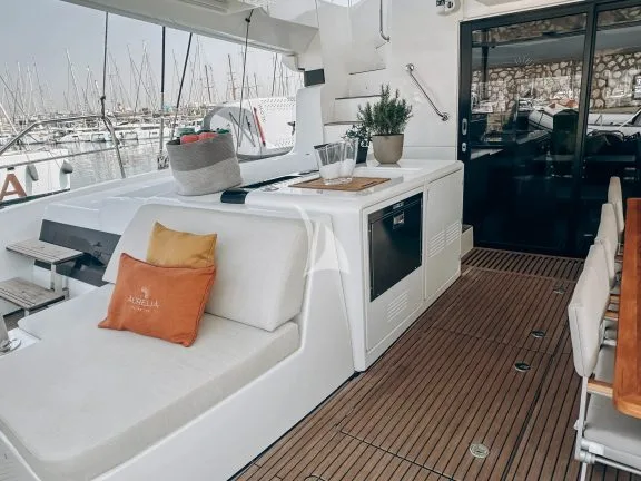 Cockpit lounge