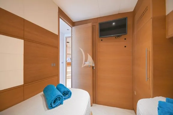 Image of BLUEWAVE yacht #34