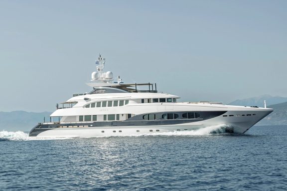 Image of IDEFIX II yacht #2