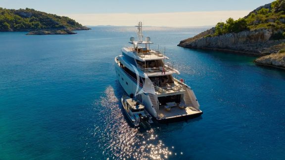 Image of RENATA yacht #12