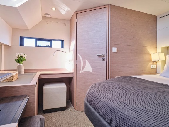 Guest cabin