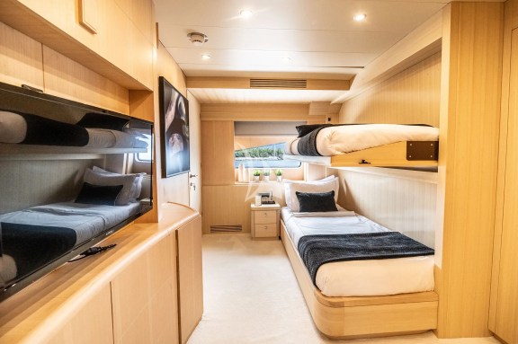 Image of PAREAKI II yacht #75