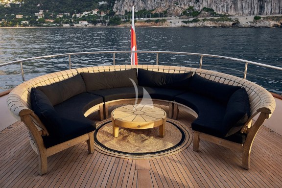 Upper deck -aft
