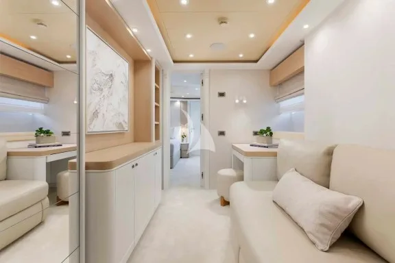 The spacious office is located in front of the 2nd Master cabin (upper deck) and can be separated by the cabin to be used also by other guests if necessary