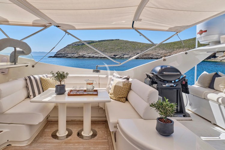 Flybridge with BBQ