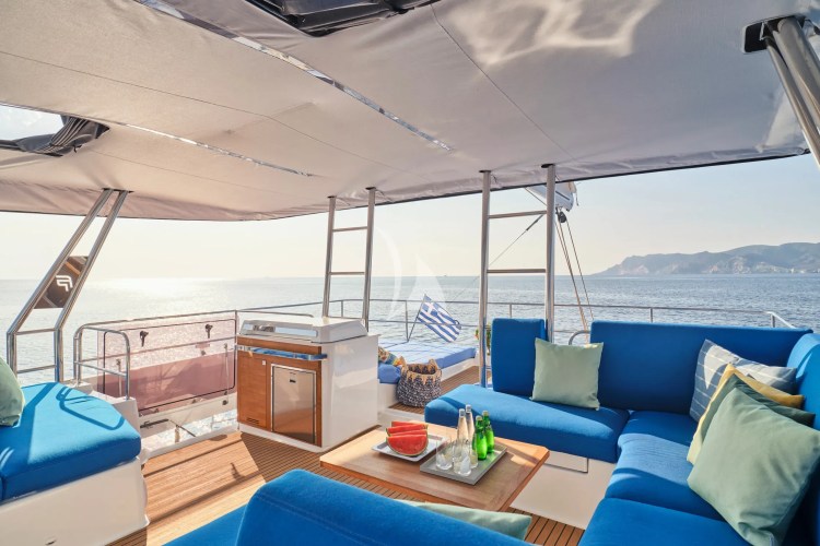 Flybridge seating area