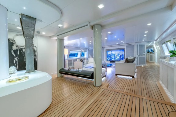Main deck salon