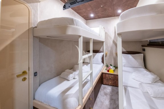 Twin cabin