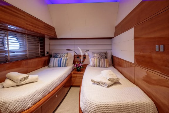 Twin cabin