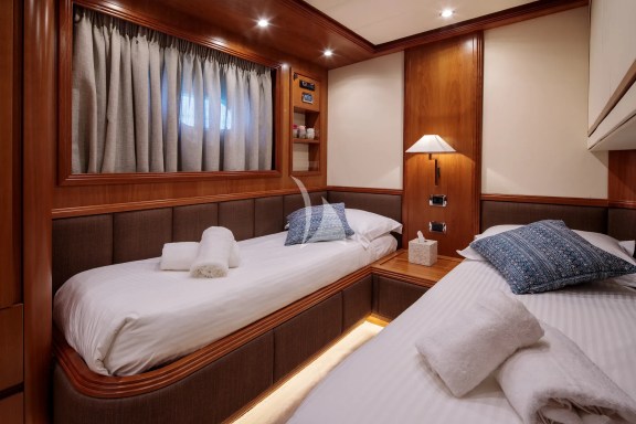 Image of FREEDOM yacht #37