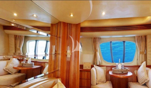 Master Cabin, Dinette