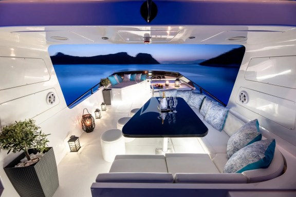Flybridge area
